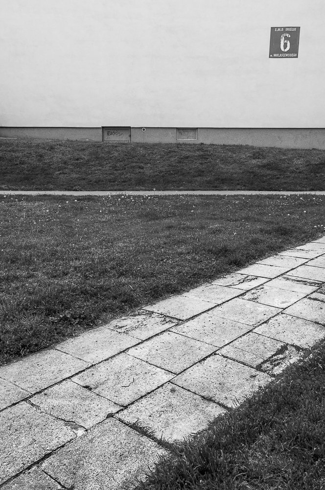 Adam Mazek Photography geometry Warsaw 2017. It's my way. Minimalistic pavement. Ursynow.