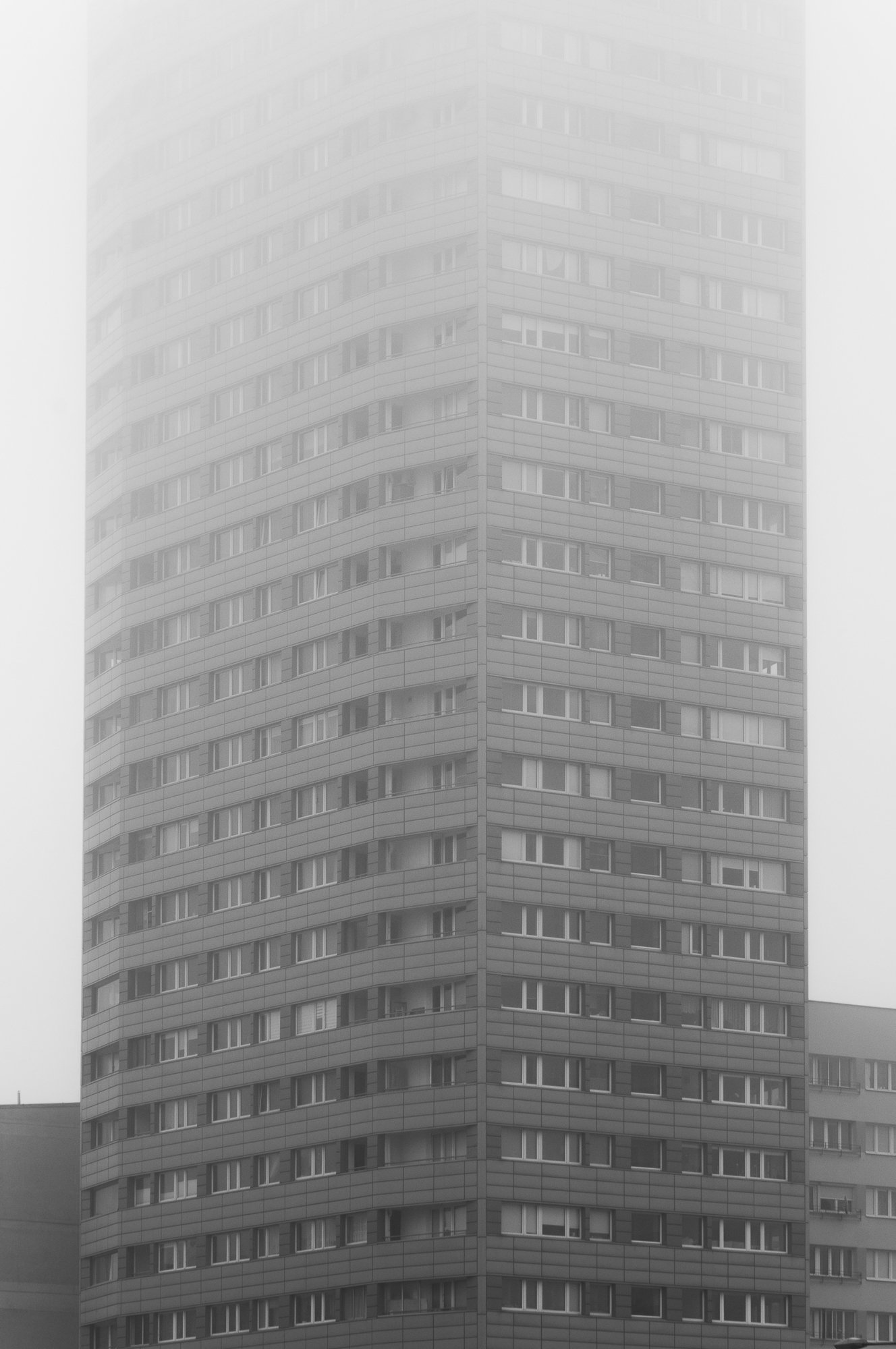 Adam Mazek Photography Warsaw 2017. The tower. Perspective. Smog in Warsaw.