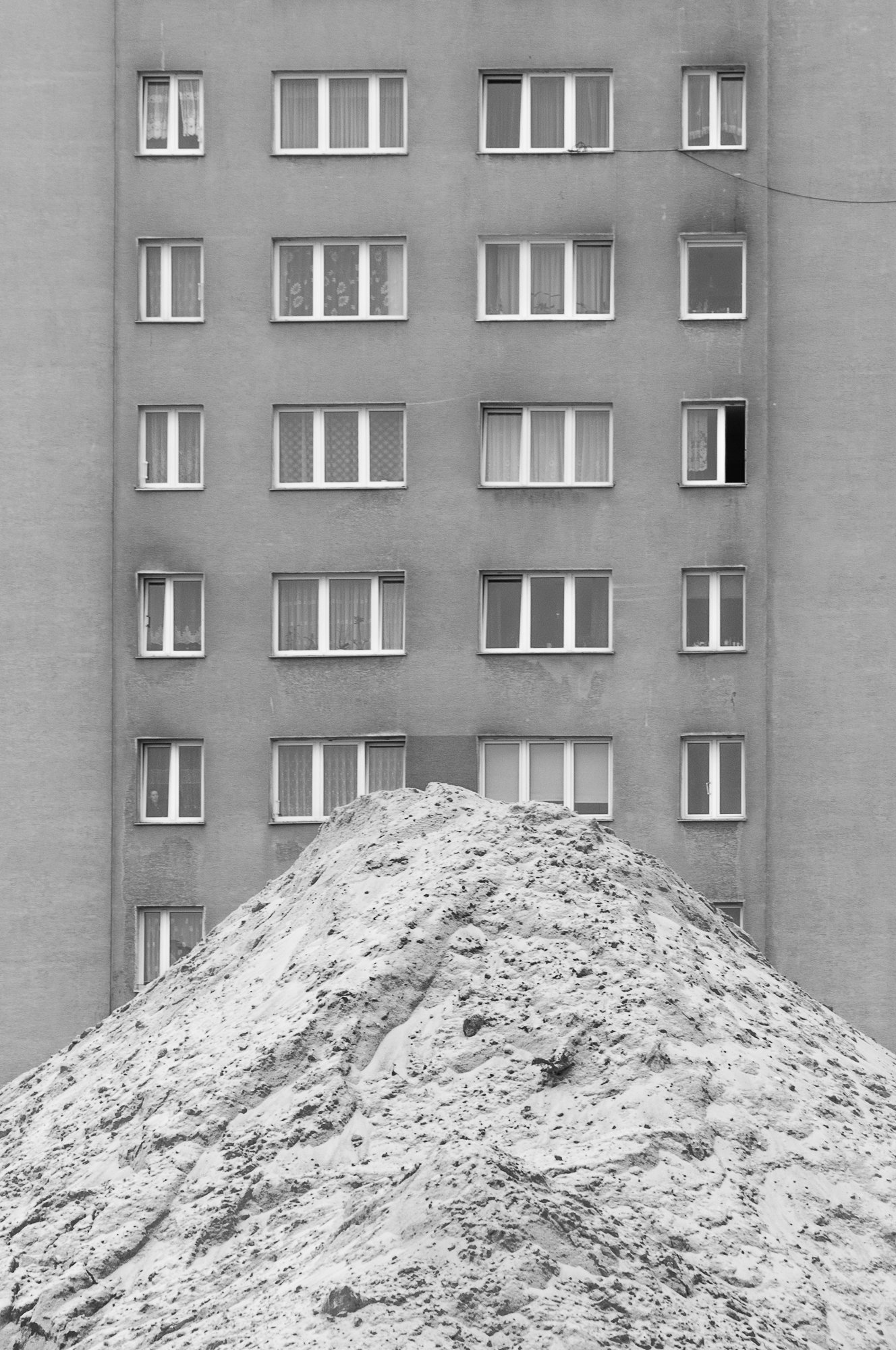 Adam Mazek Photography. Warsaw 2017. Cabins. Minimalism. The Wall.