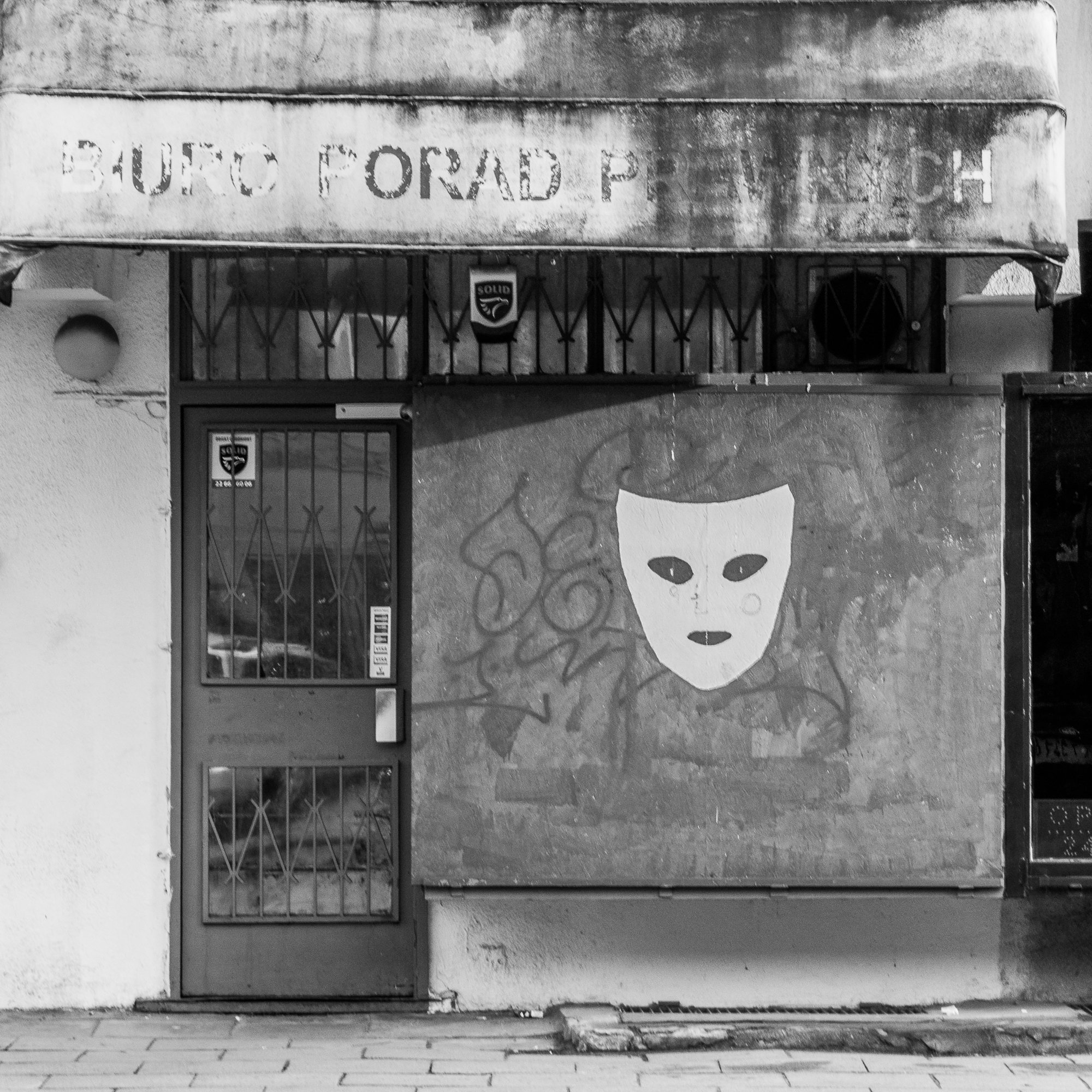 Adam Mazek Photography Warsaw 2017. Square. Face. Minimalism.
