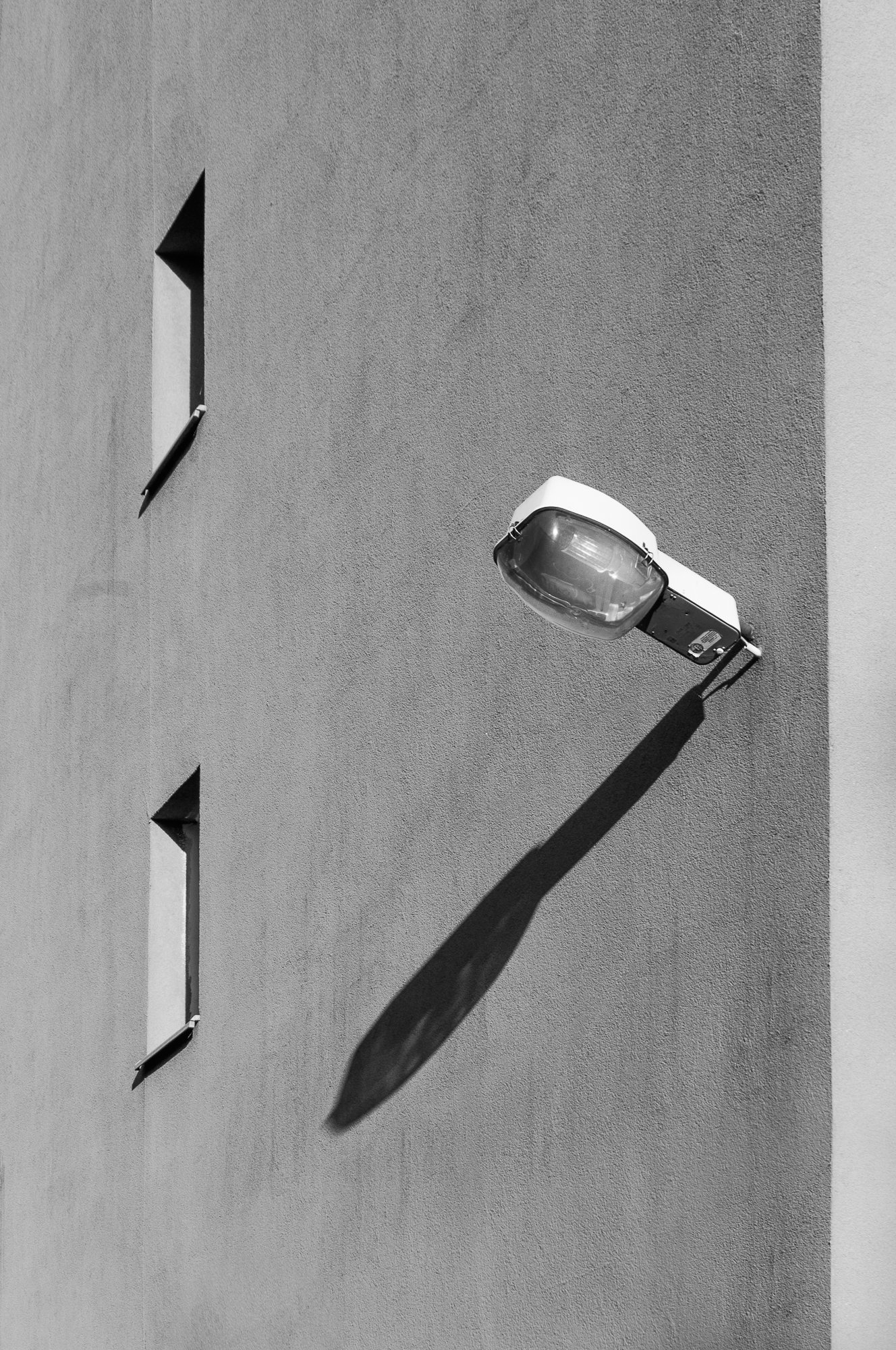 Adam Mazek Photography Warsaw 2018. Minimalism. Street lamps and windows.