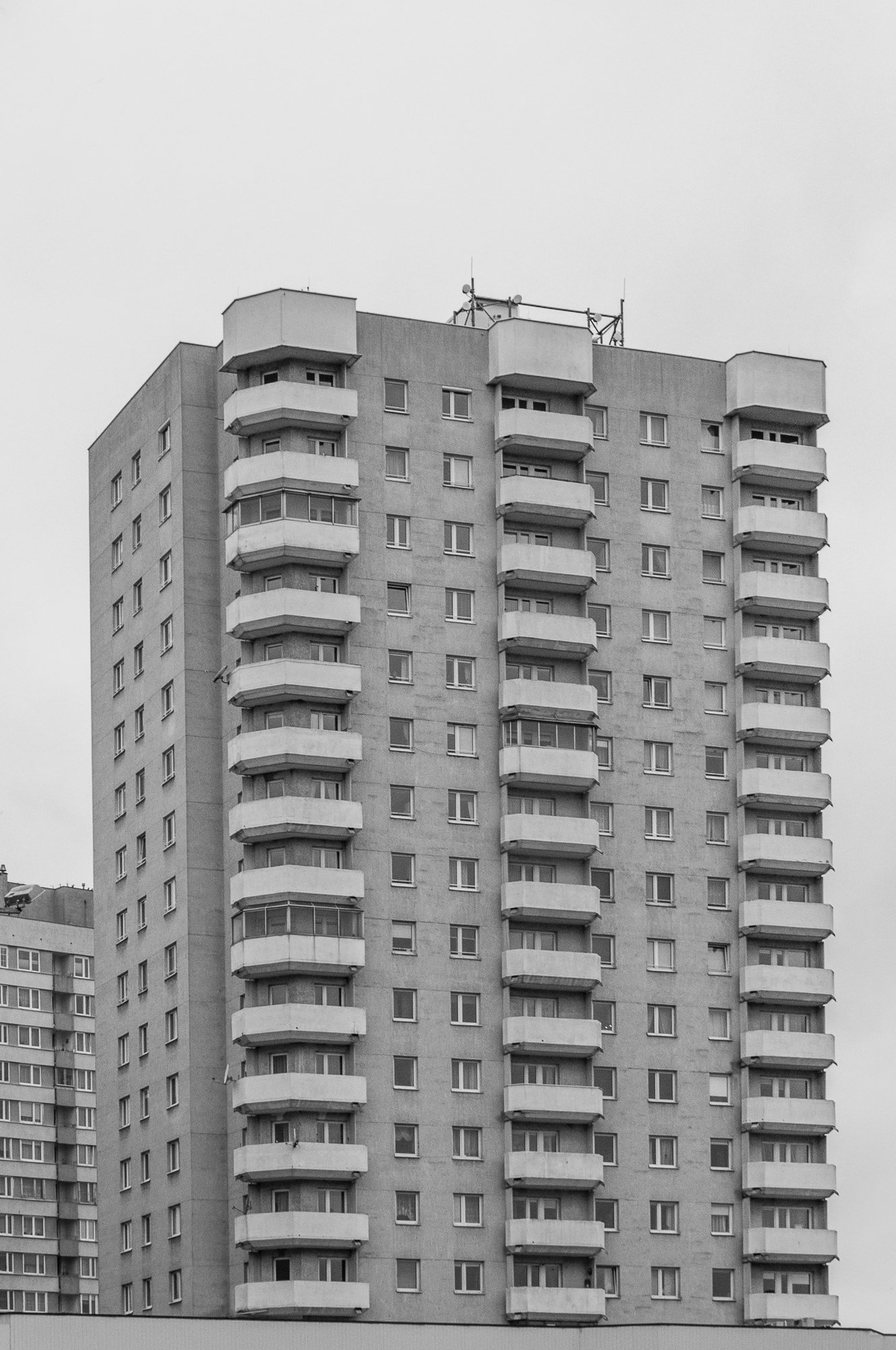 Adam Mazek Photography Warsaw 2018. Minimalism. Perspective. Block of flats.