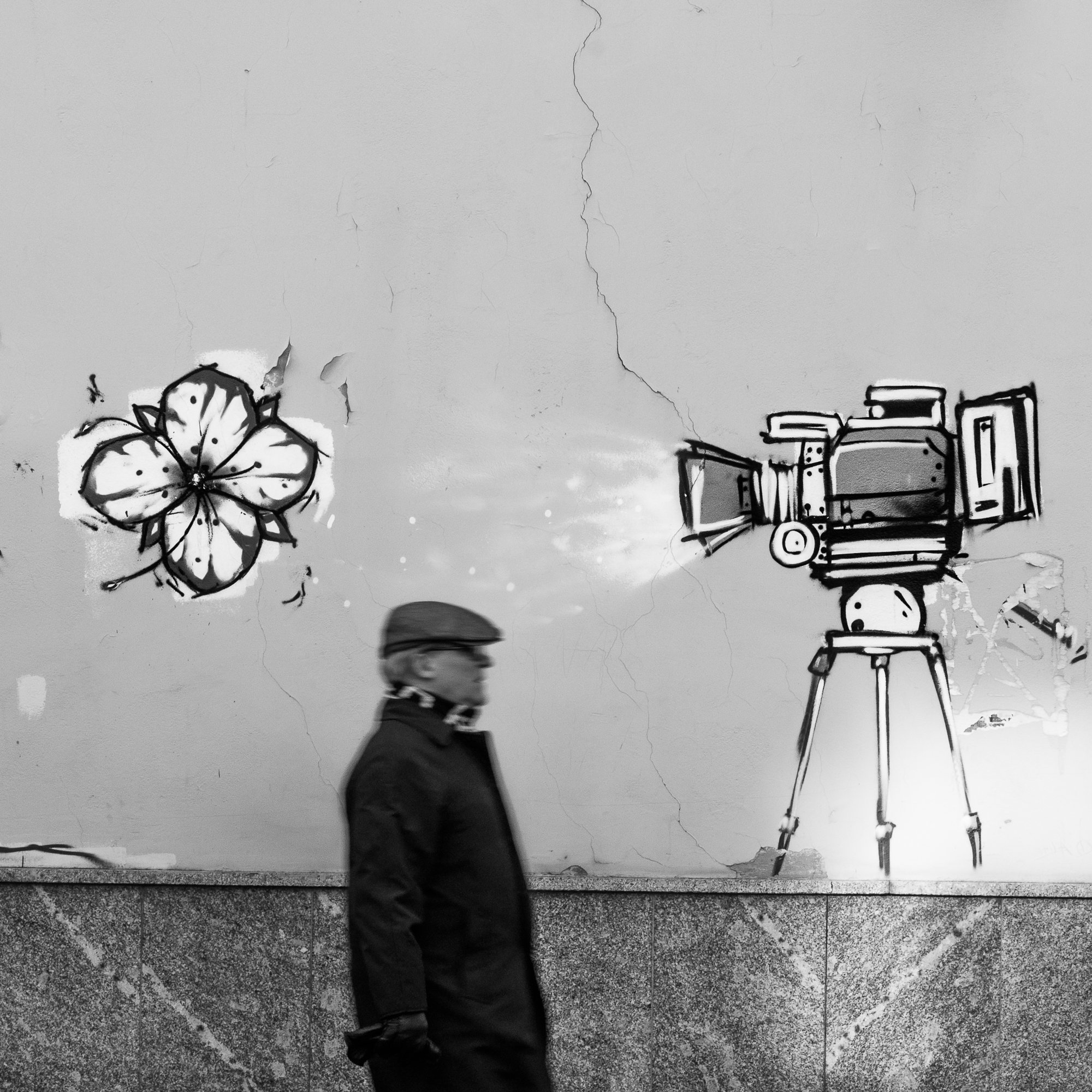 Adam Mazek Photography Vilniaus 2016. Street photography. Square. Photography vs. movies.