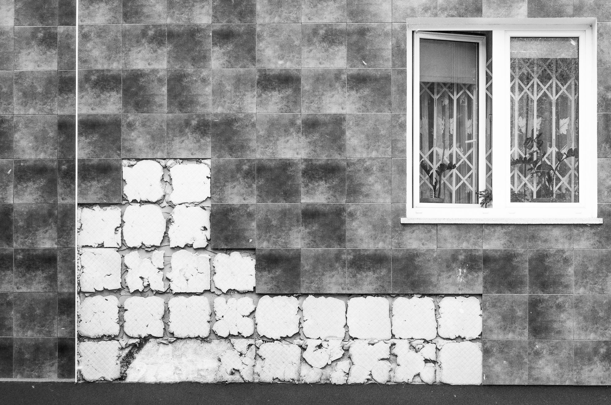 Adam Mazek Photography Warsaw (Warszawa) 2019. Post: "One year on Instagram." Minimalism. Tetris. Window.