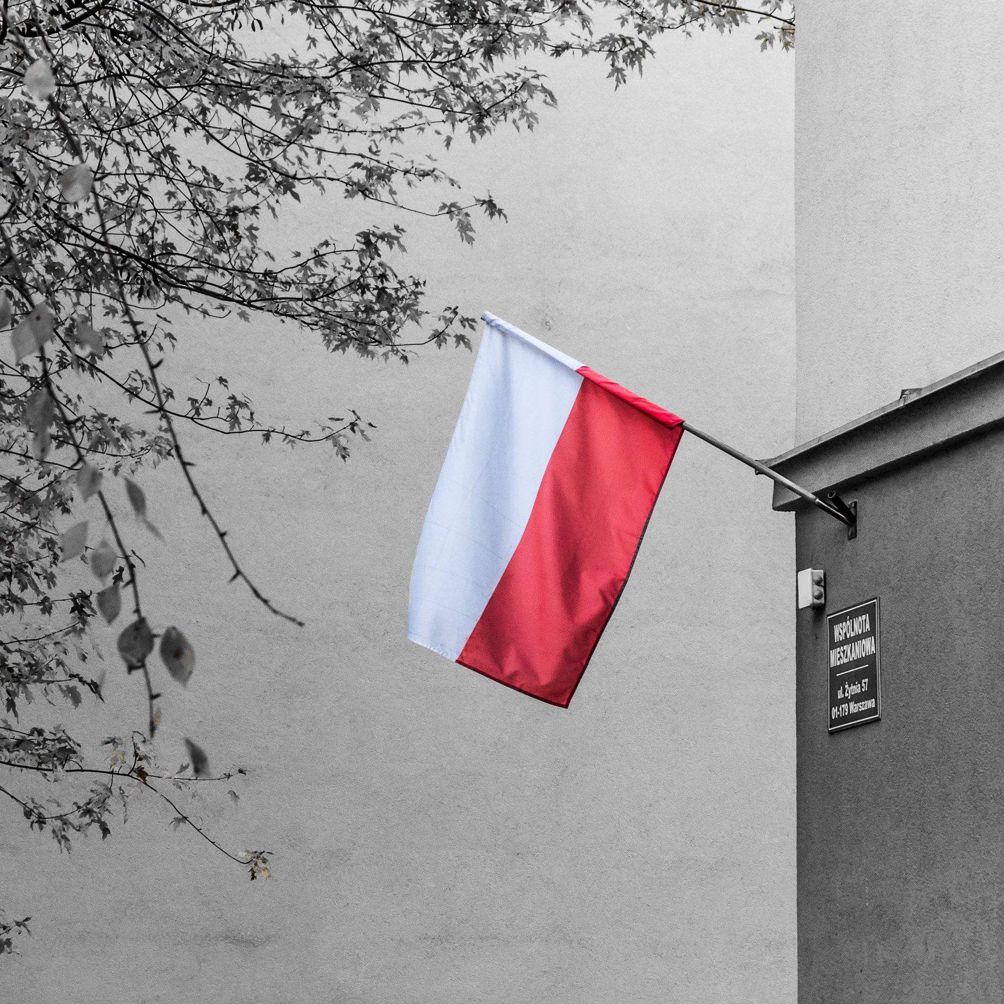 Adam Mazek Photography. Warsaw (Warszawa) 2017. Post: "Perspectives for my nation." Square. Polish flag. Minimalism.