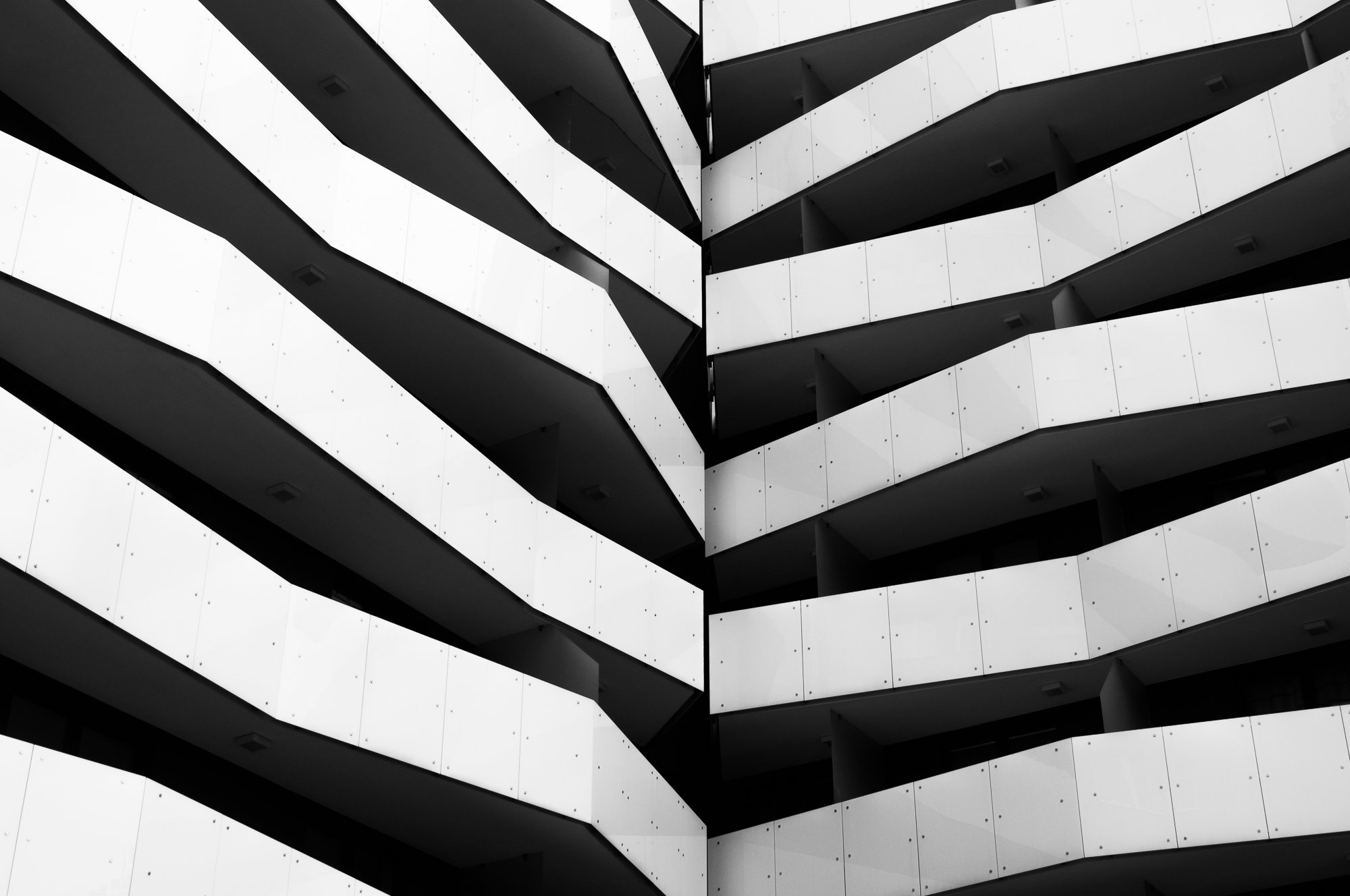 Adam Mazek Photography Warsaw (Warszawa) 2019. Post: "Naming of photographs." Title: "Vertigo." Abstraction. Minimalism. Architecture.