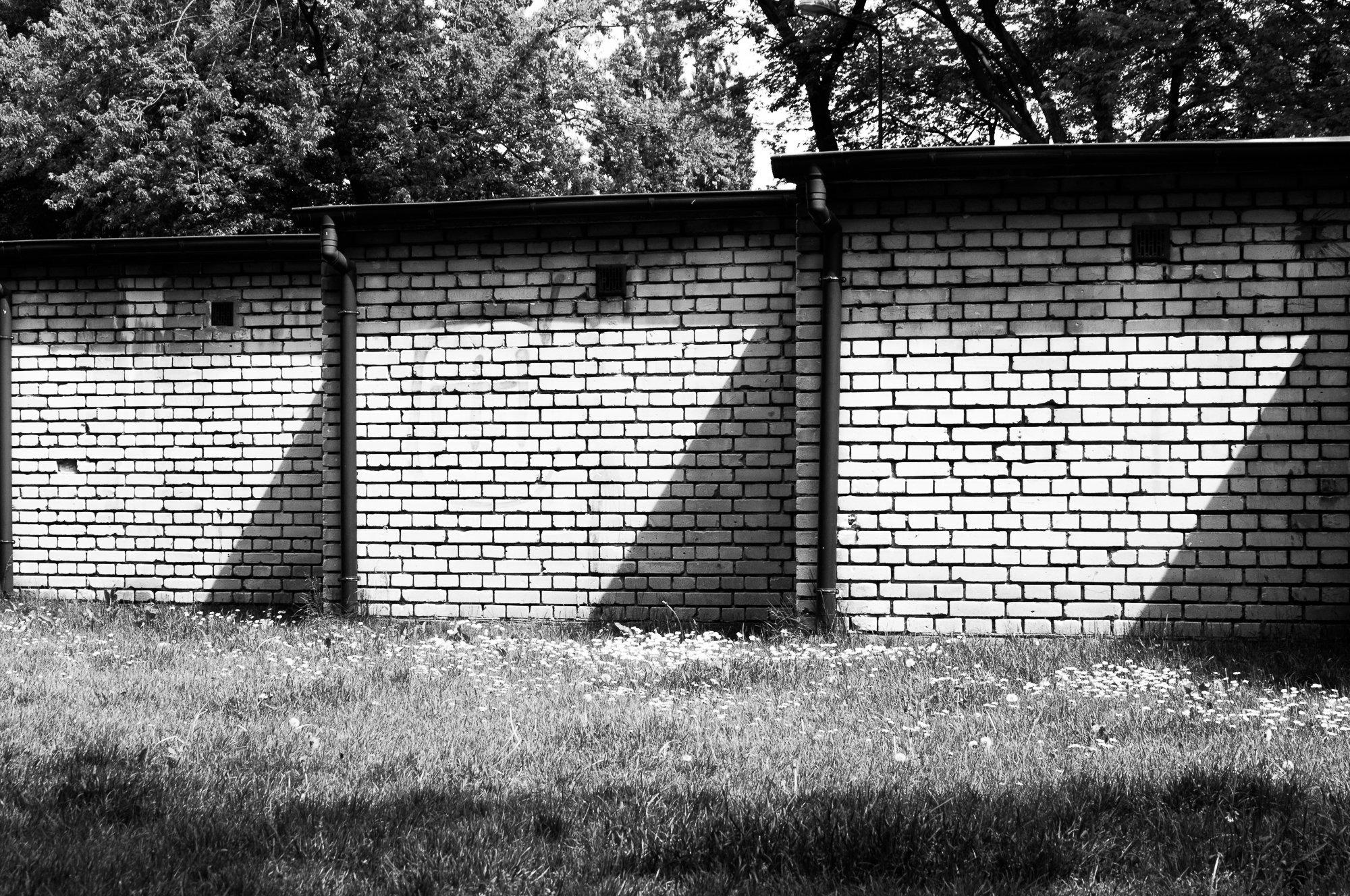 Adam Mazek Photography Warsaw (Warszawa) 2019. Post: "Writing Diaries." Minimalism. Shadow. Geometry.