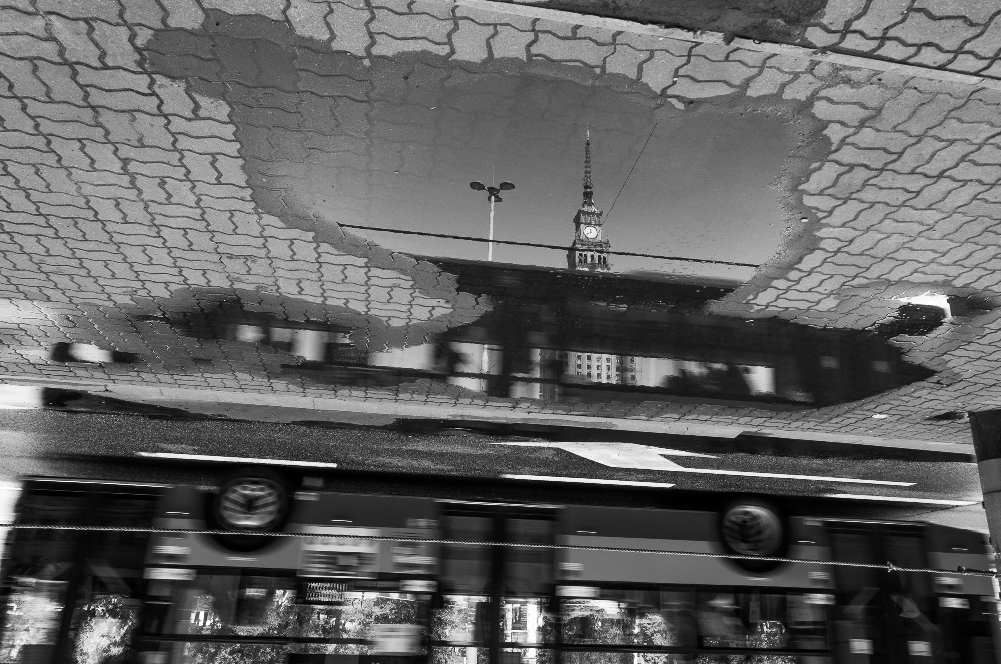 Adam Mazek Photography Warsaw (Warszawa) 2016. Post: "Transportation." Minimalism. Bus. Palace of Culture and Science.