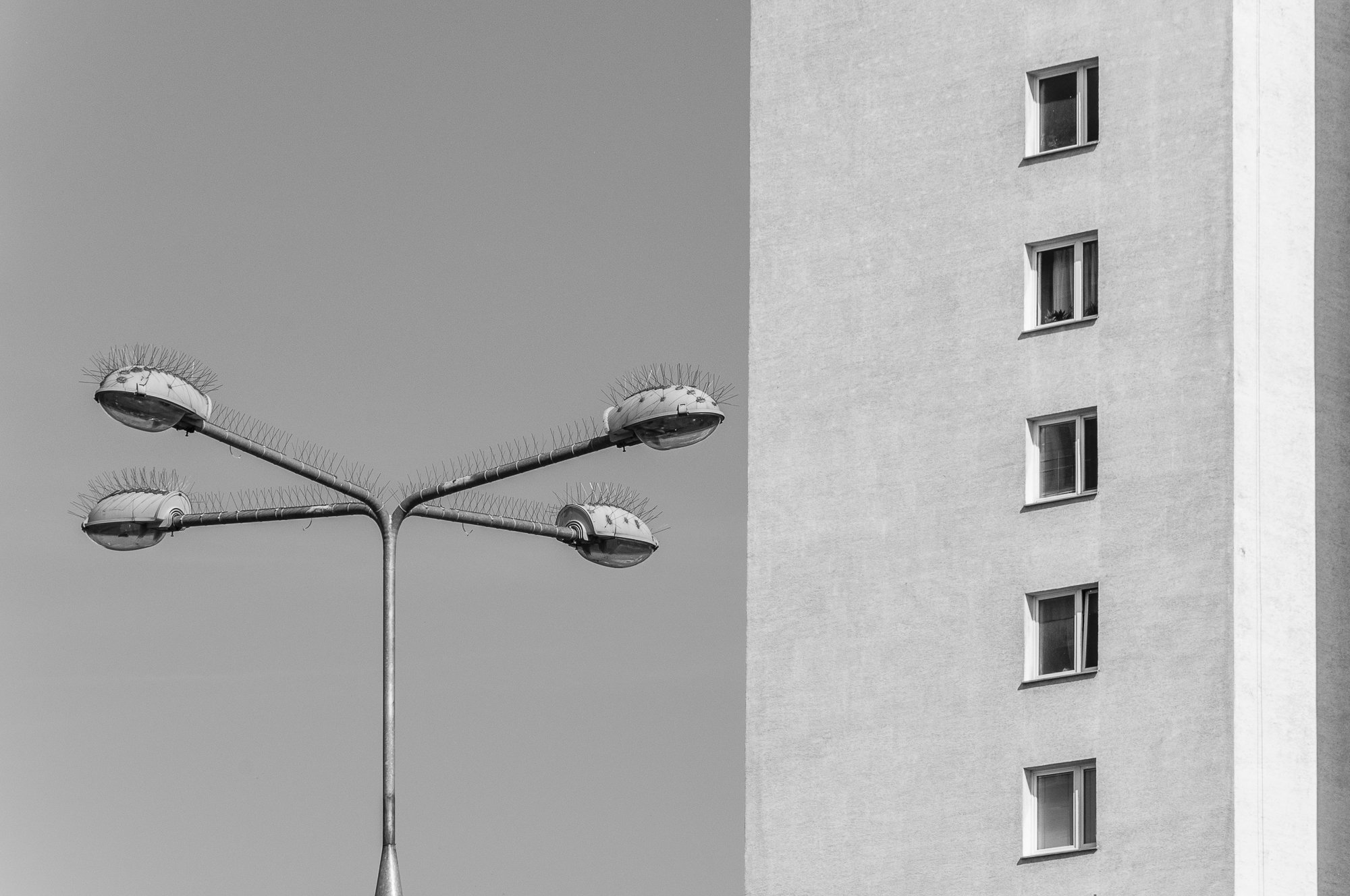 Adam Mazek Photography Warsaw (Warszawa) 2019. Post: "The most astonishing film ever made." Minimalism. Perspective. Street lamp.