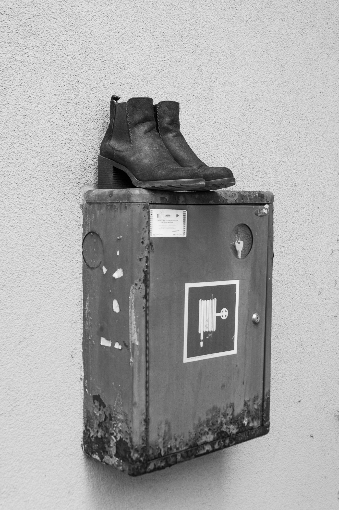 Adam Mazek Photography Warsaw (Warszawa) 2020. Post: "Vacation." Minimalism. Shoes.