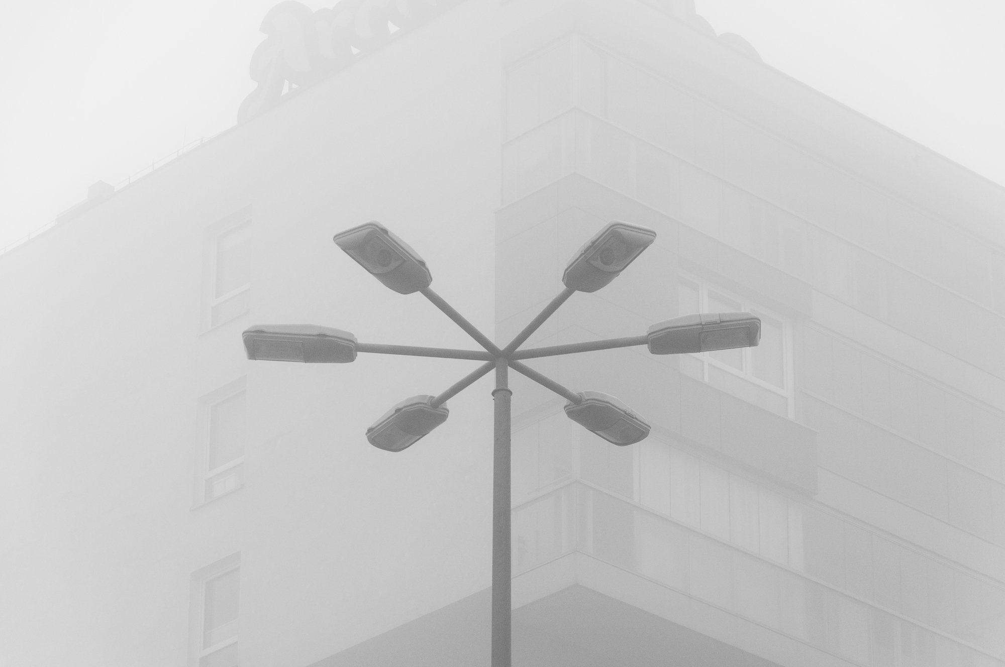 Adam Mazek Photography Warsaw (Warszawa) 2020. Post: "Necessities." Minimalism. Street lamp.