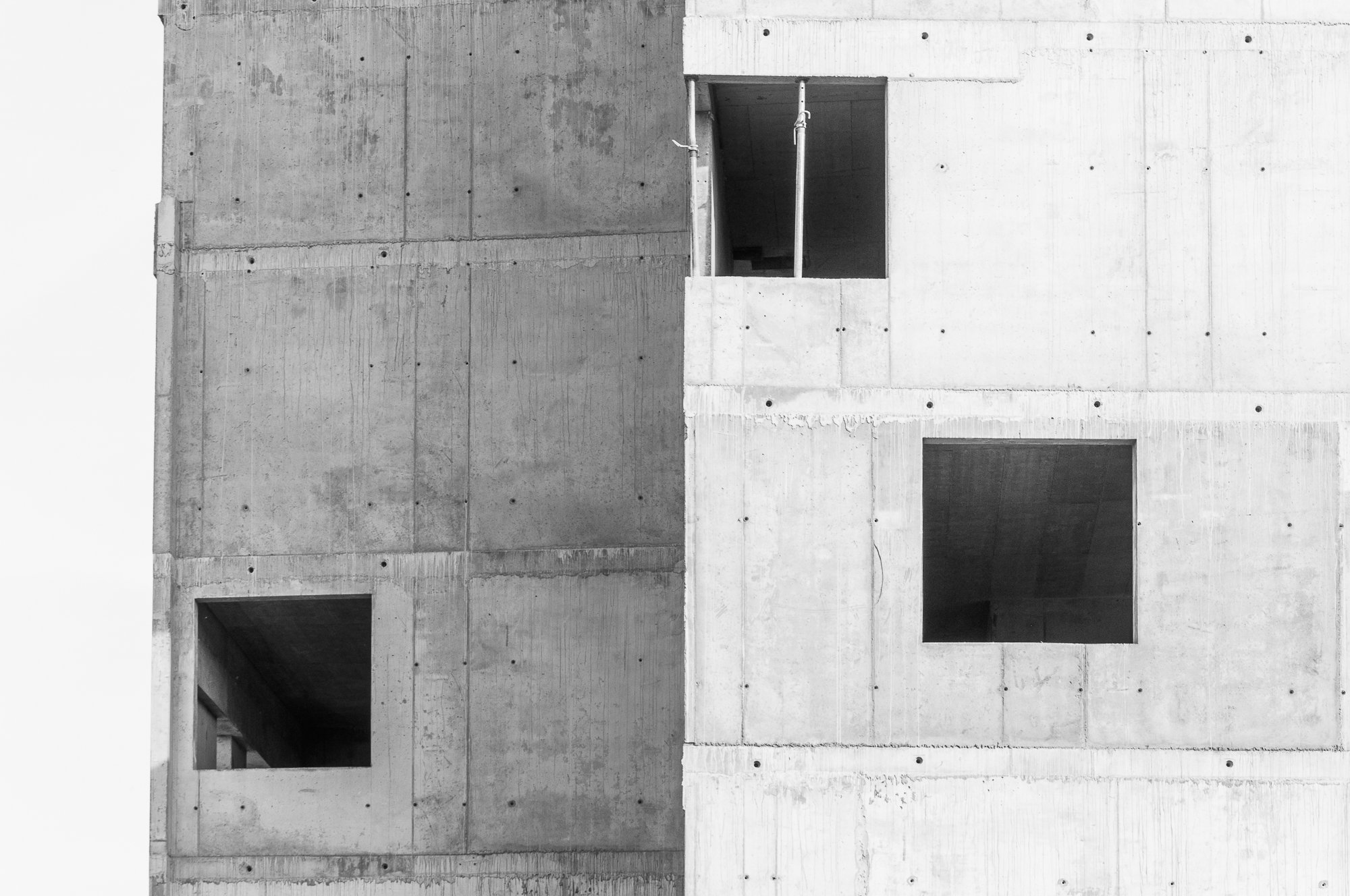 Adam Mazek Photography Warsaw (Warszawa) 2020. Post: "Morning." Minimalism. Concrete windows. Abstraction. Geometry.