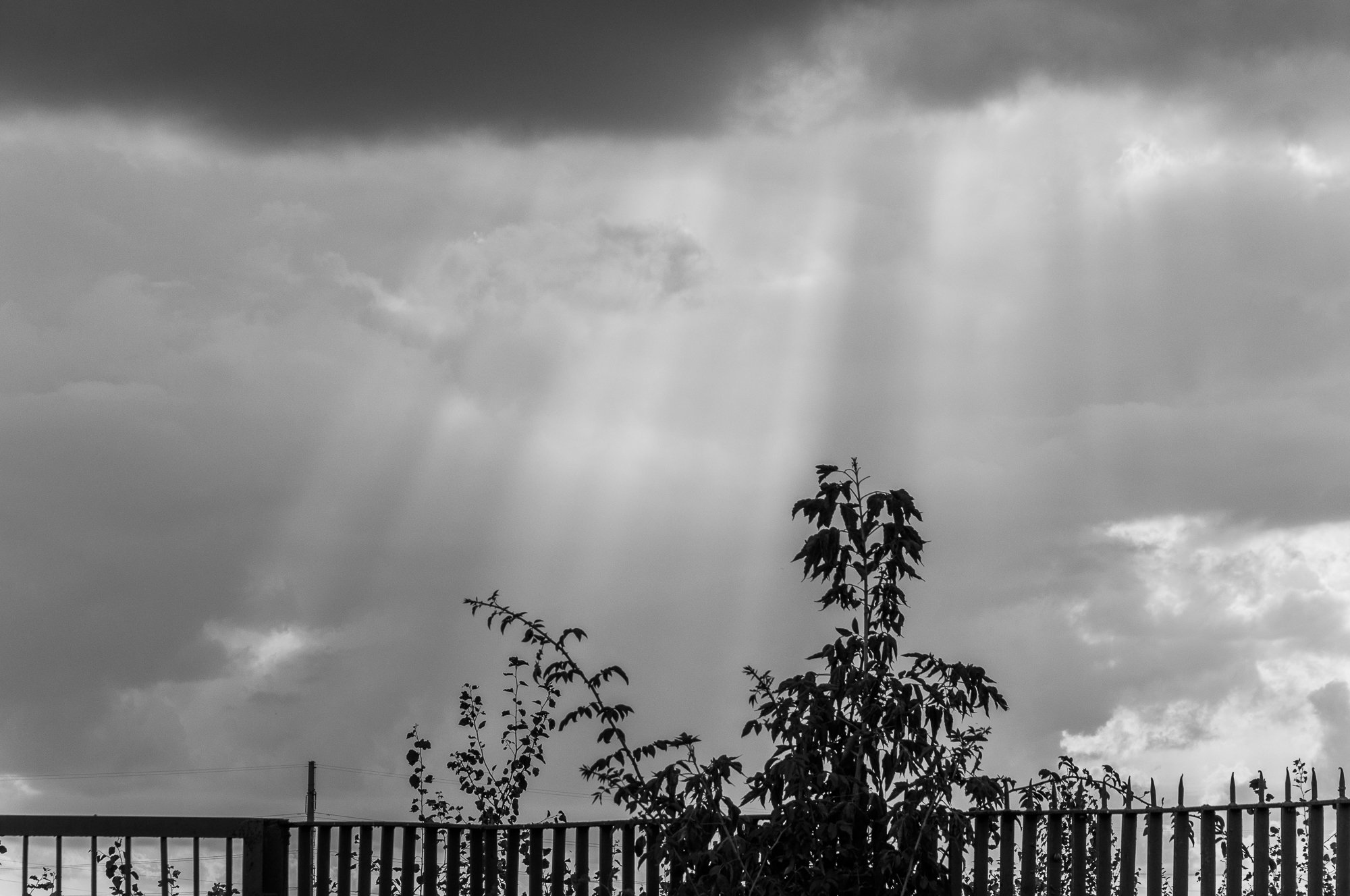 Adam Mazek Photography Warsaw 2020. Post: "Trivialities." Minimalism. Sun rays and clouds.