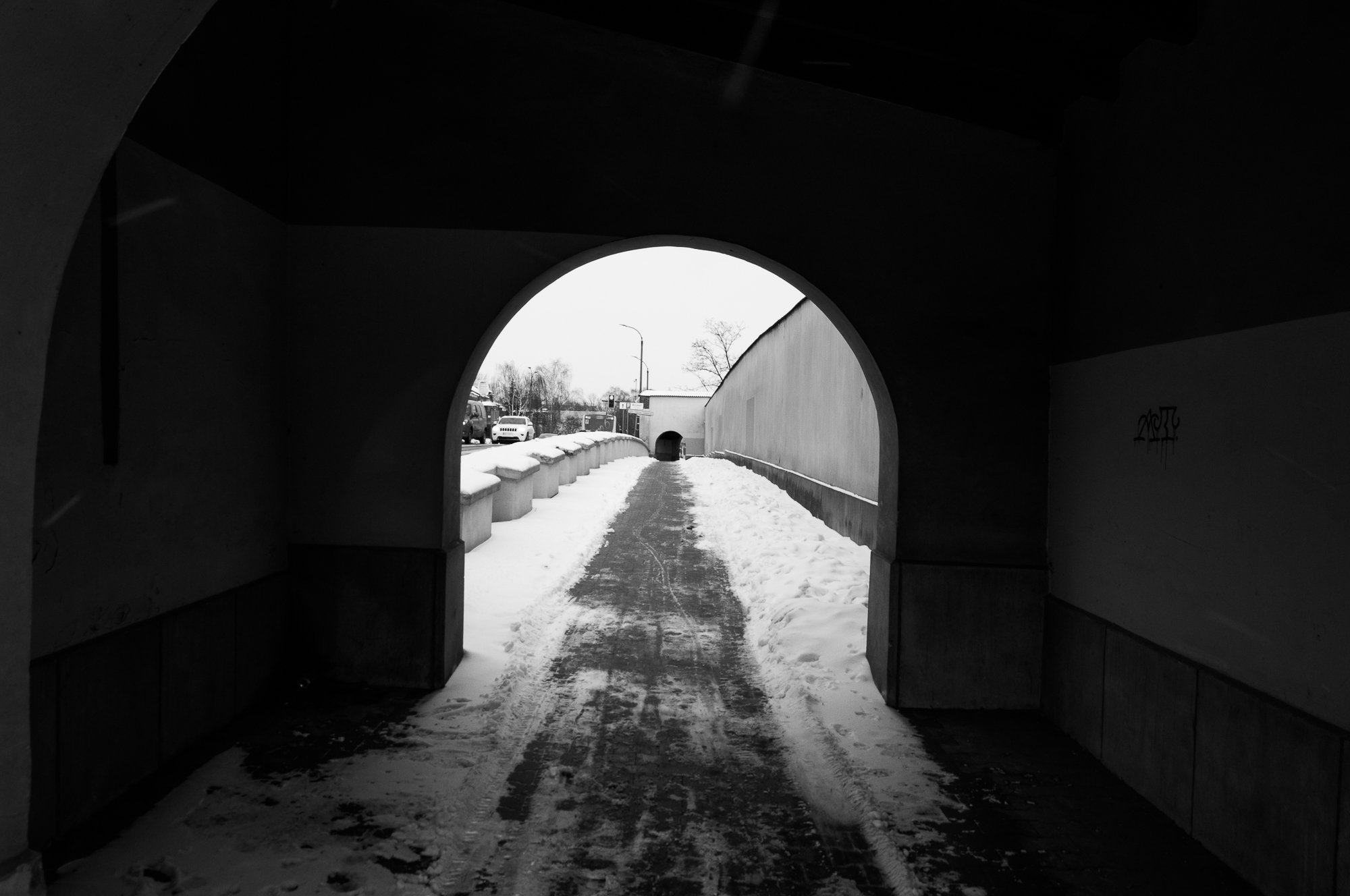 Adam Mazek Photography Krakow 2021. Post: "Illusionistic Reflection." Minimalism. Snow. Tunnel.