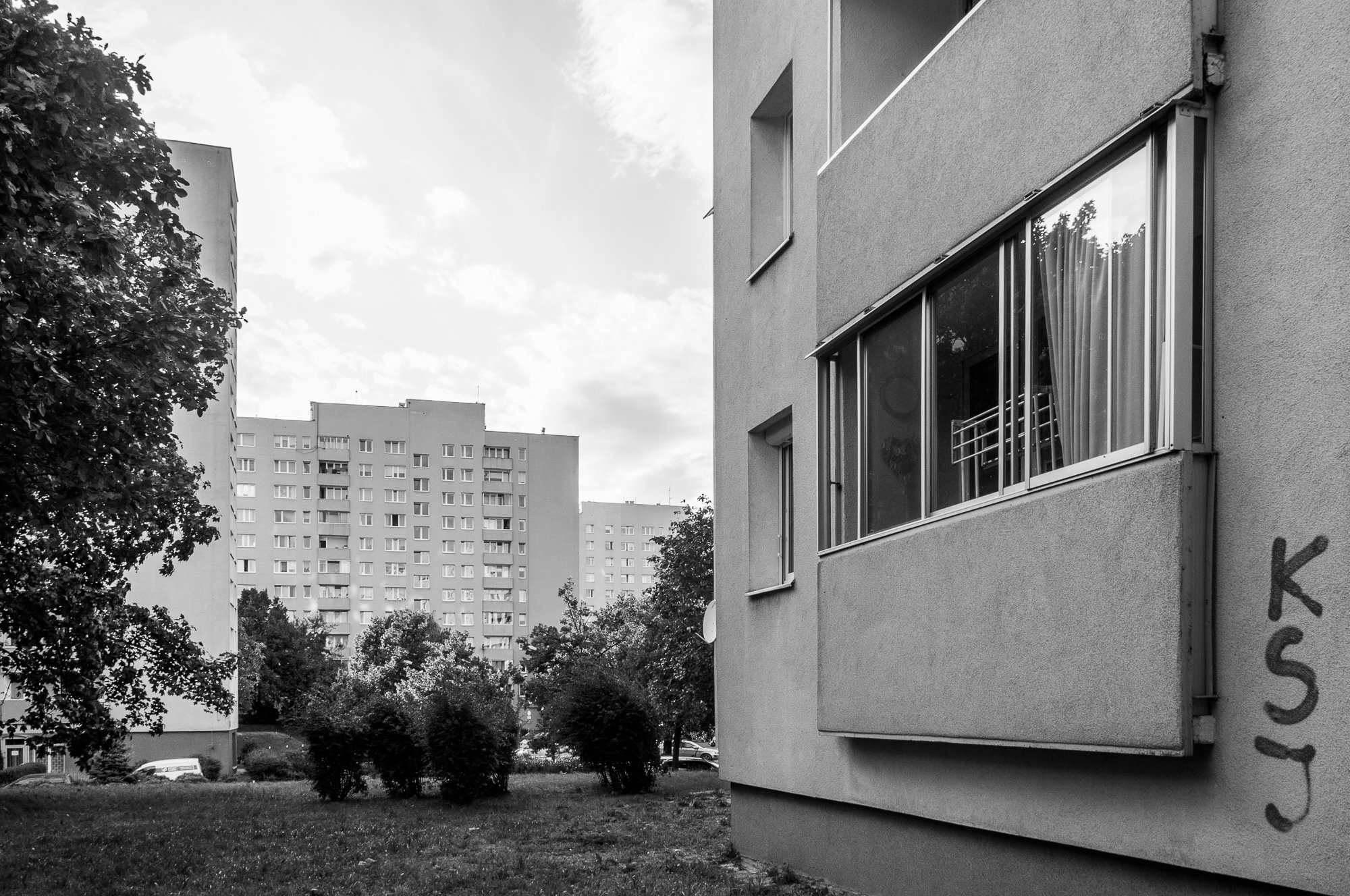 Adam Mazek Photography 2021. Warsaw Street Photography. Post: "Inspired by Taschen." Minimalism. Living in Poland.