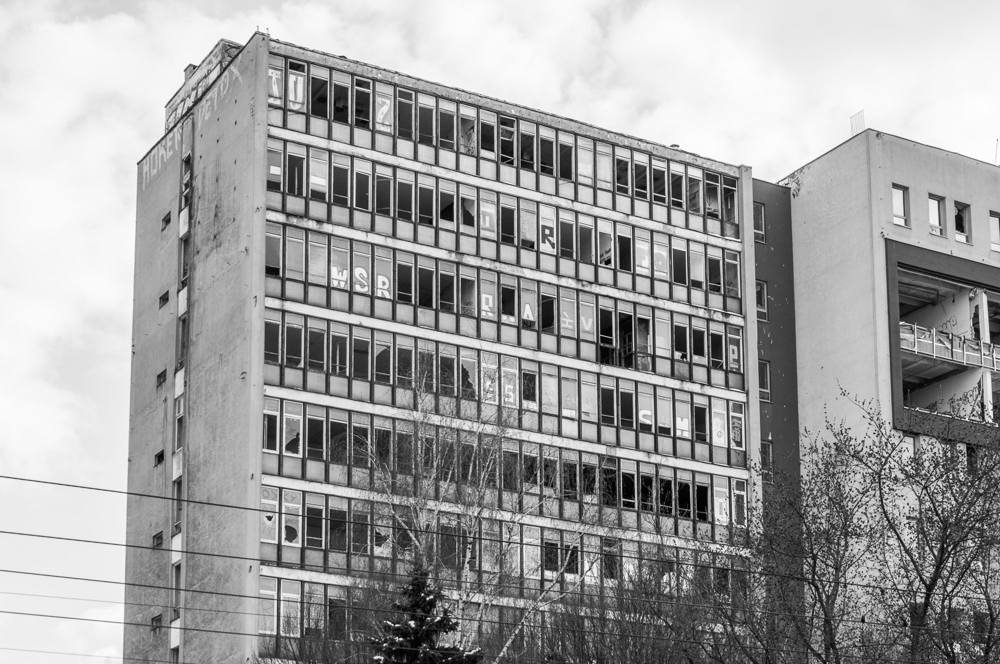 Adam Mazek Photography 2022. Warsaw Street Photography. Post: "Should I take a break from writing?" Minimalism.