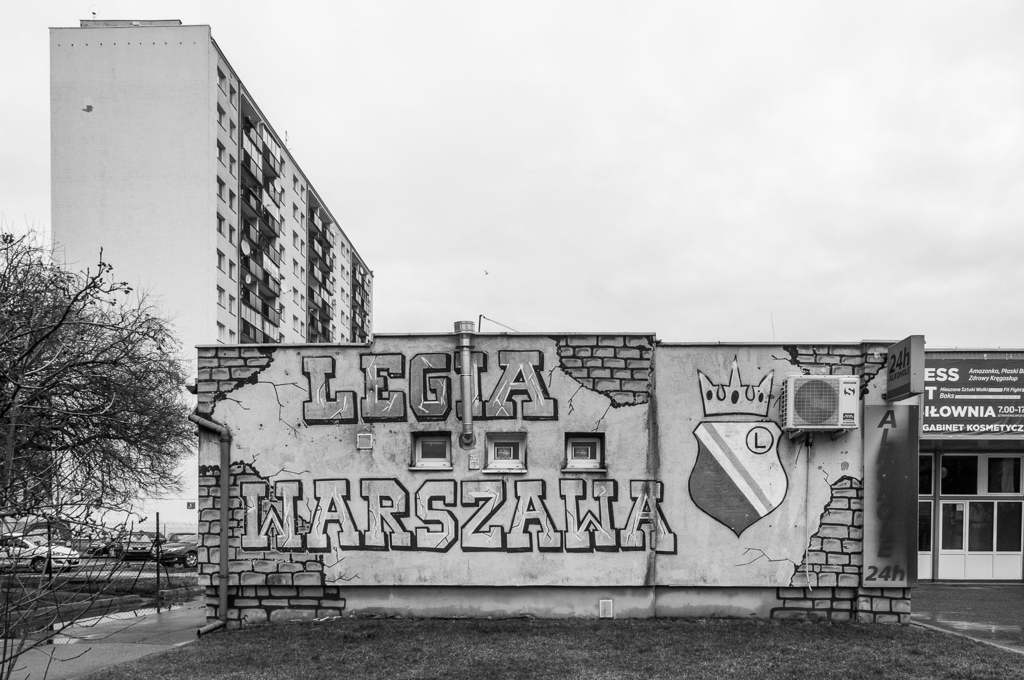 Adam Mazek Photography 2022. Warsaw Street Photography. Post: "Warsaw affects my very perceptions." Minimalism.