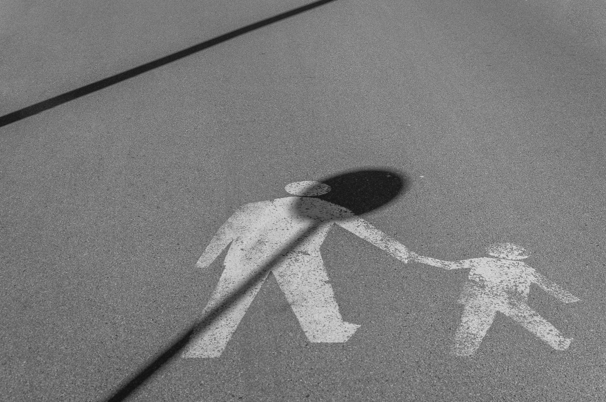 Adam Mazek Photography 2022. Warsaw Street Photography. Post: "While doing street photography, I am on the move." Minimalism.