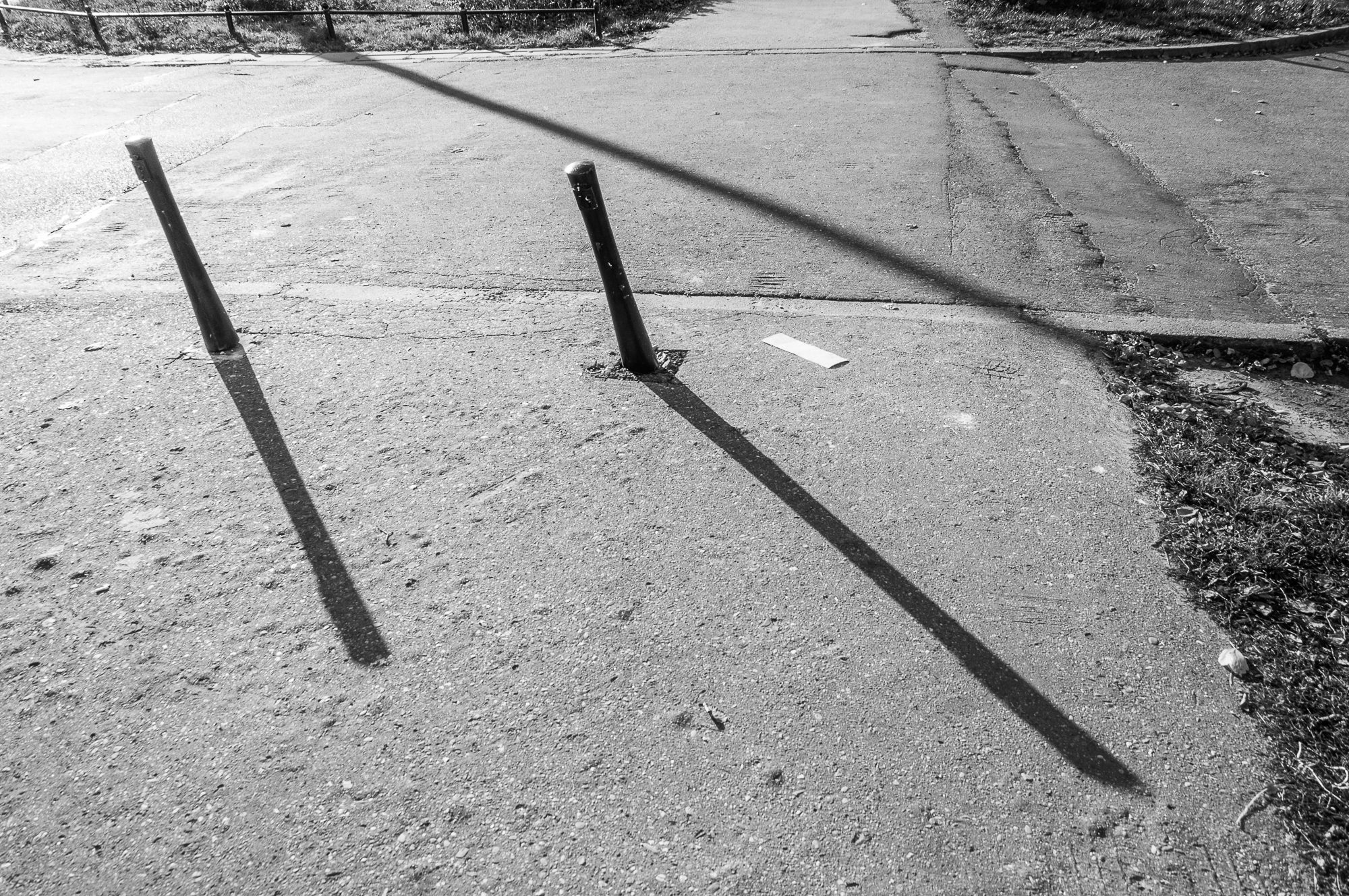 Adam Mazek Photography 2021. Warsaw Street Photography. Post: "During hot summer days, cold showers are not as cold as in winter." Minimalism.