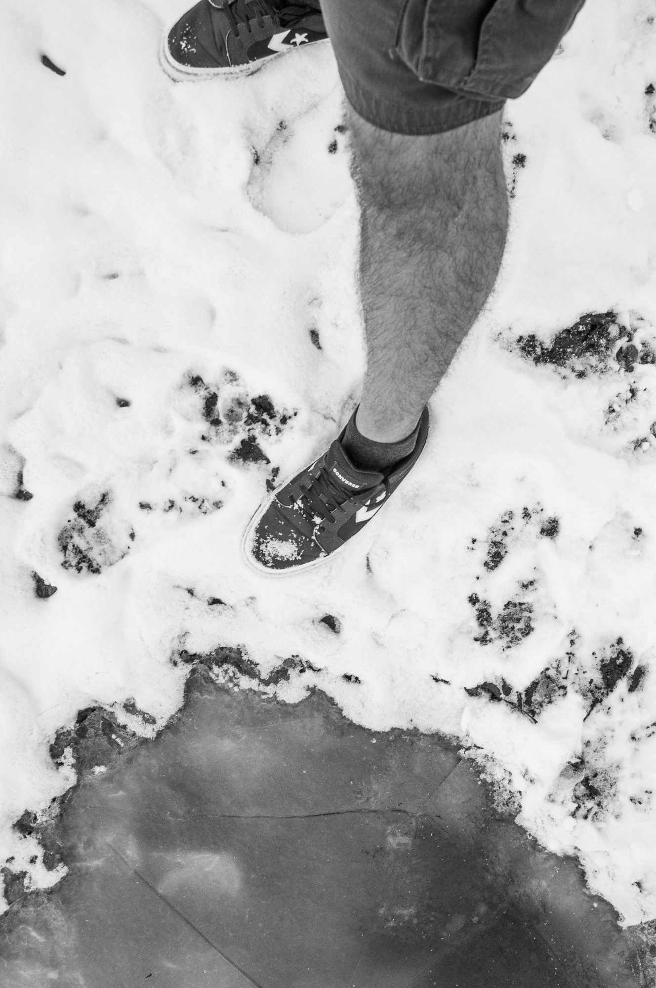 Adam Mazek Photography 2023. Warsaw Street Photography. Post: "Bizarre beauty." Selfie in the snow.