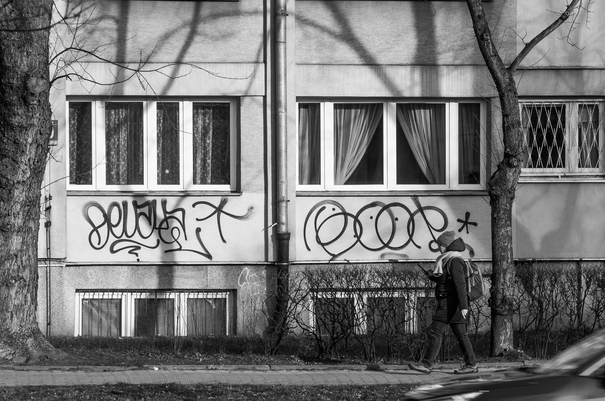 Adam Mazek Photography 2023. Warsaw Street Photography. Post: "Moments of doubt." Living in Poland.