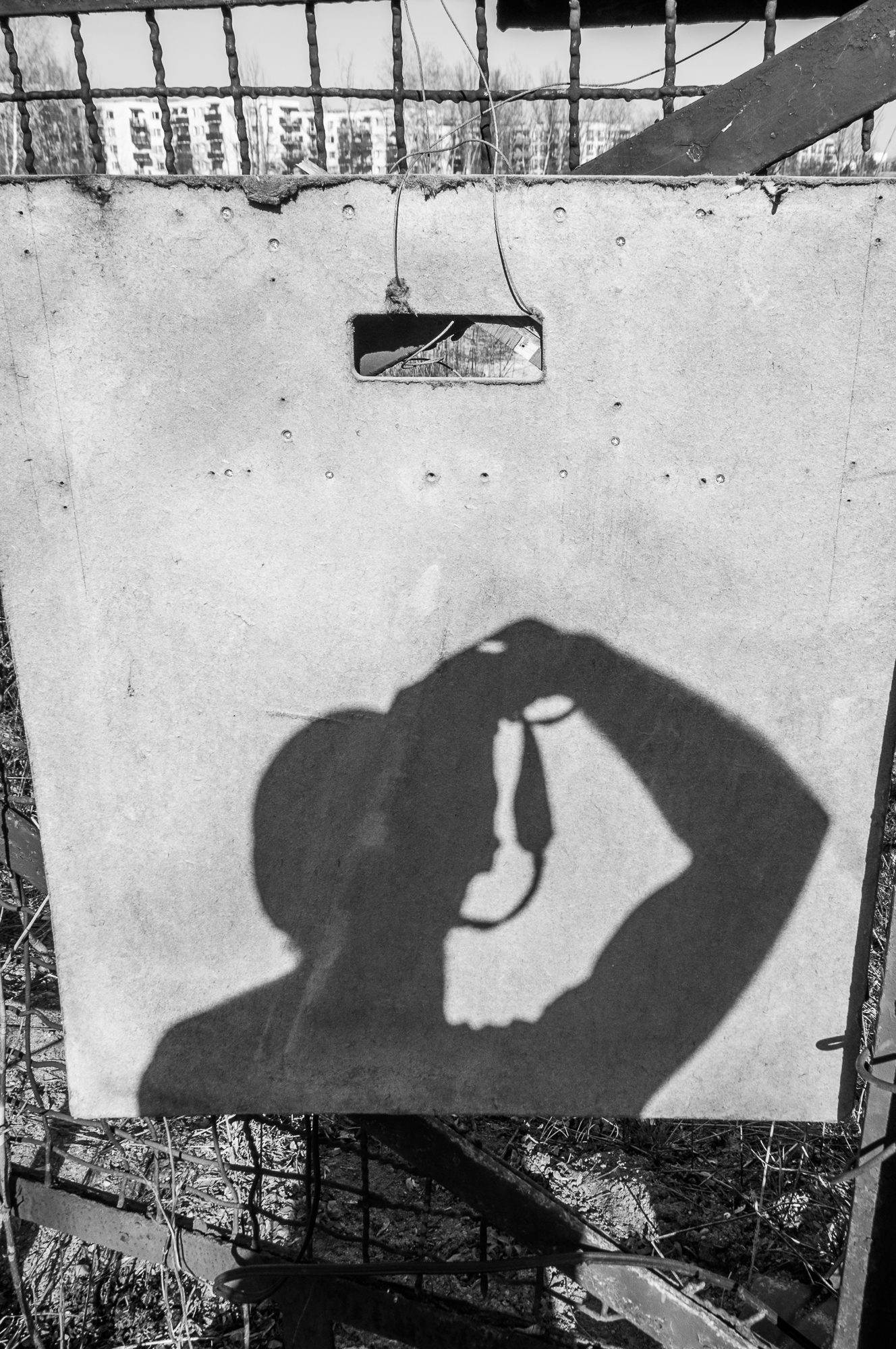 Adam Mazek Photography 2020. Warsaw Street Photography. Post: "Do we live in the same climate zone?" Minimalism. Selfie. Shadow.