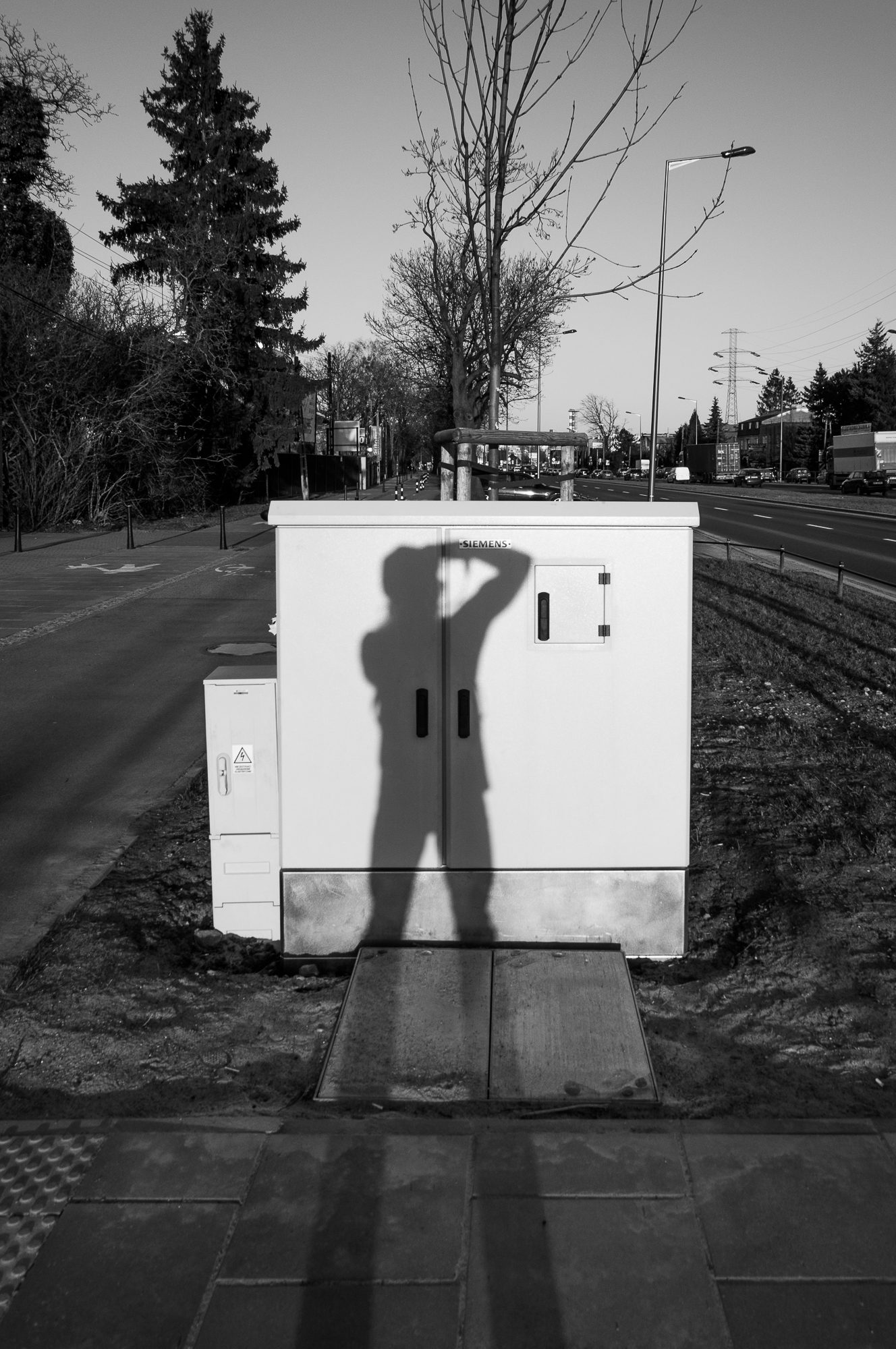 Adam Mazek Photography 2022. Warsaw Street Photography. Post: "A champion of street photography." Minimalism. Selfie.